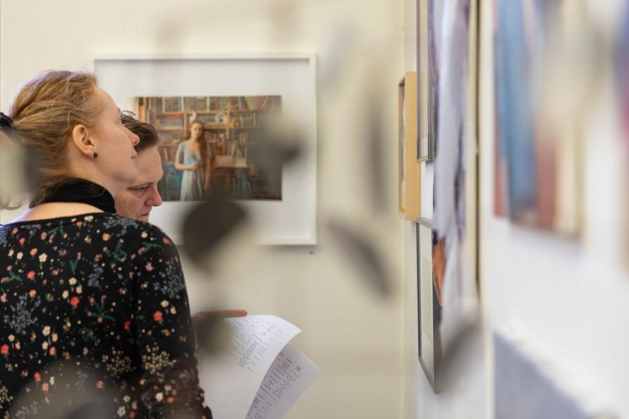 artspring spots 2019, Ausstellung in der Januzsz-Korzcak-Bibliothek, © André Wunstorf