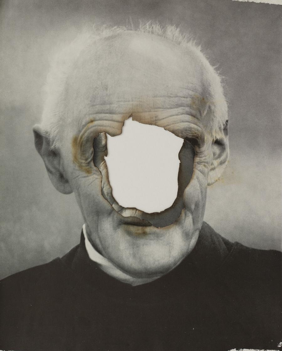 Alexandra Baumgartner, Ohne Titel, 2014 Angebrannte Collage auf Spiegel, 26 x 21 cm