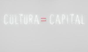 Alfredo Jaar, Cultura=Capitale, 2012, Neon, 55 x 460 cm. Courtesy Sammlung Wemhöner